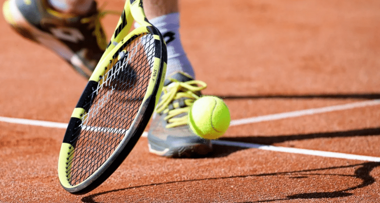 Conseils pour choisir la bonne raquette de tennis pour la compétition