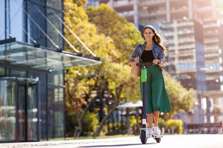 5 accessoires pour améliorer une trottinette électrique